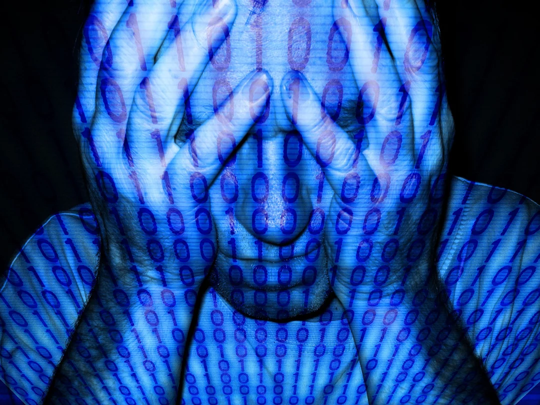 Mann verzweifelt wegen Programmierungscode Mann verzweifelt wegen Programmierungscode