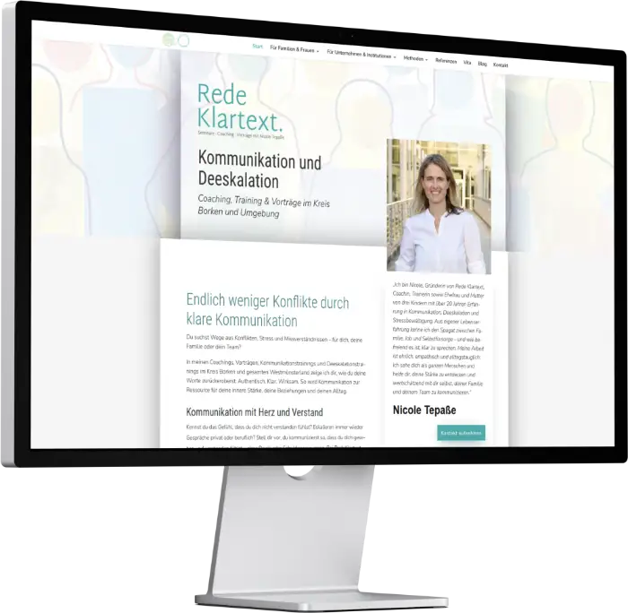 Desktop mit geöffneter, neuer Website von Klicklounge Webdesign für Rede Klartext